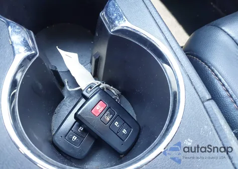 2016 Toyota Highlander Xle V6 z USA, uszkodzony, nr VIN 5TDJKRFH5GS356144